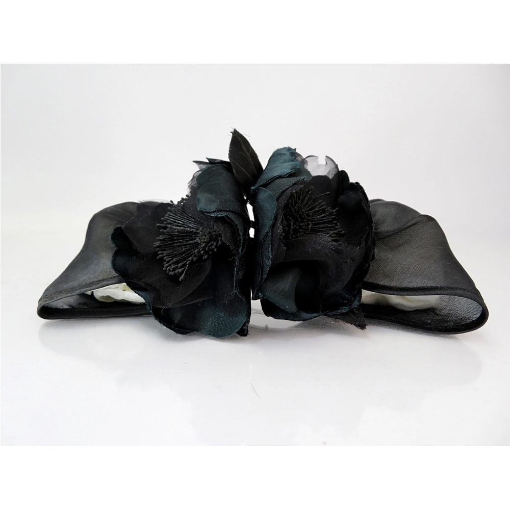 CHANEL Black Floral Hair Accessory - Picture 5 of 14